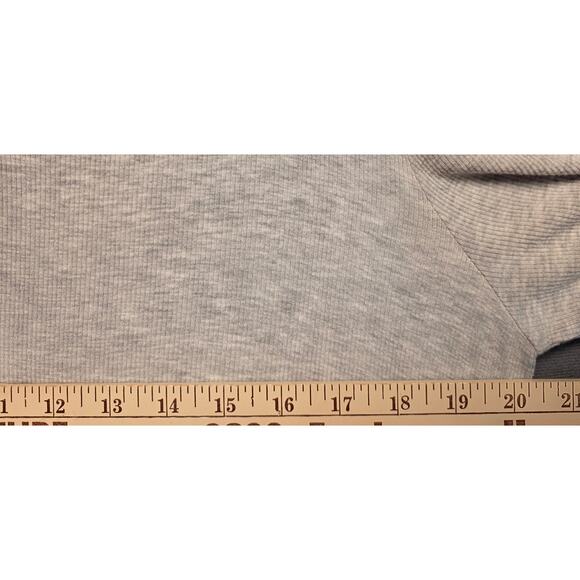 Cabi Womens Large Gray Ribbed Simple Tee Long Sleeve V Neck Stretch Top 4196 - Picture 6 of 7